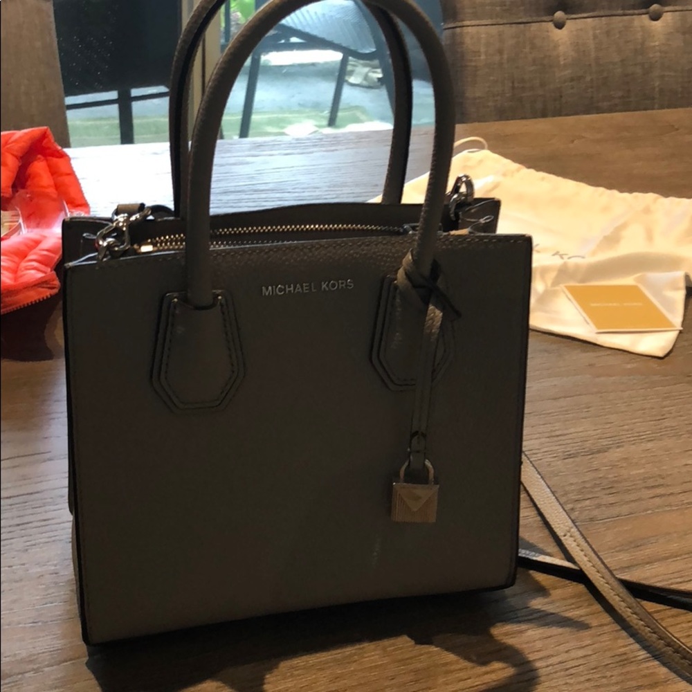 Michael kors crossbody